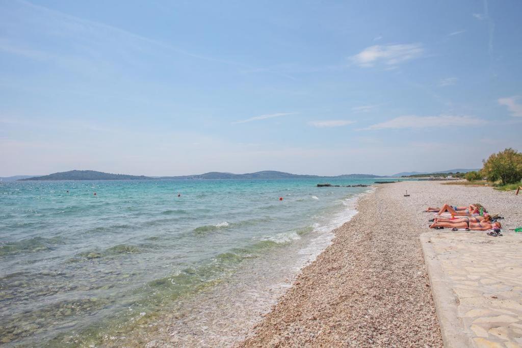 Apartment Tony - 2Bdr Beachfront Jadrija Exterior foto