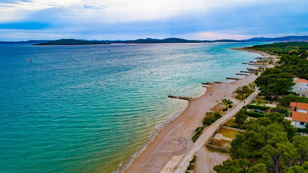 Apartment Tony - 2Bdr Beachfront Jadrija Exterior foto