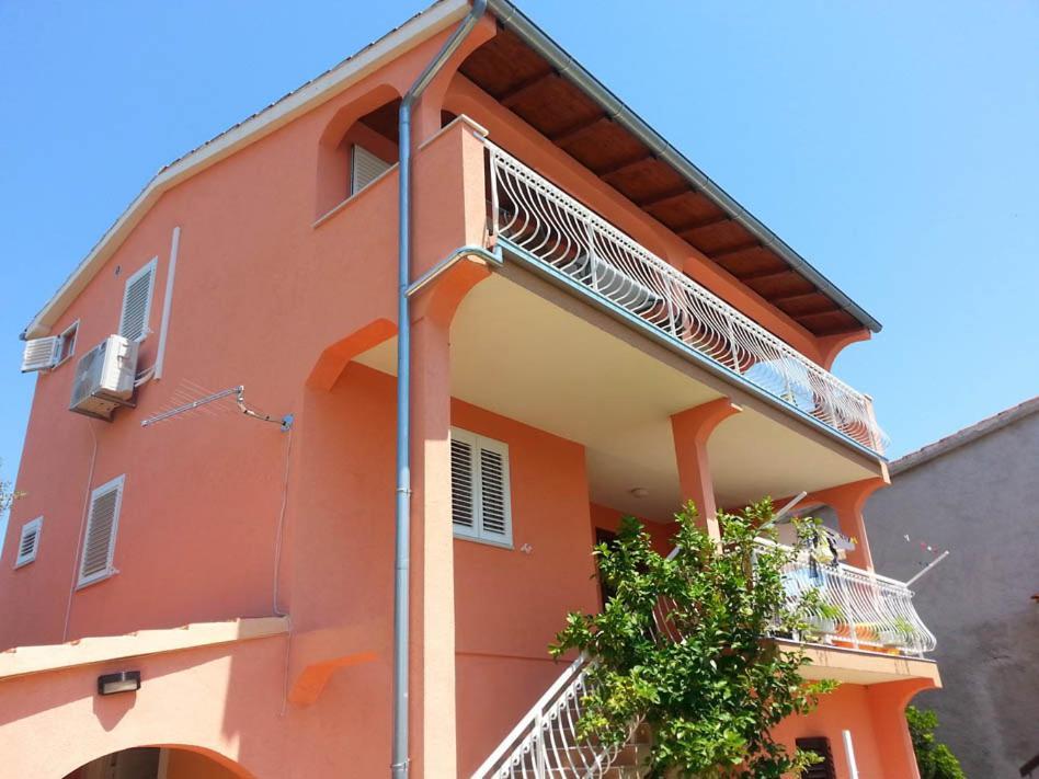 Apartment Tony - 2Bdr Beachfront Jadrija Exterior foto